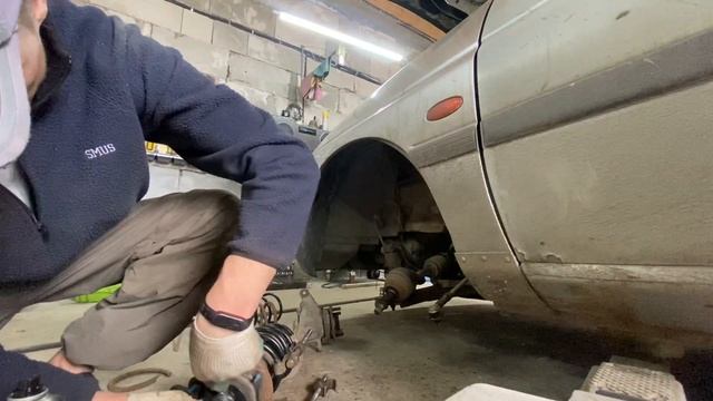 Замена передних пружин на Ford escort 1,8td 1998 смотреть онлайн