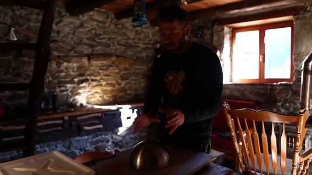 Pizza in baita! Finalmente un vero forno a legna! OFF GRID смотреть онлайн