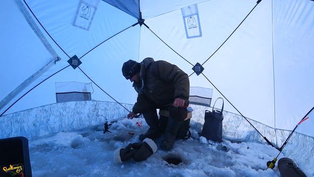 Рыбалка на мормышку зимой в мороз, Зимняя рыбалка 2022 смотреть онлайн