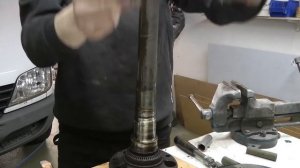 Замена подшипника задней полуоси на примере MB Sprinter 903 2,2 CDI