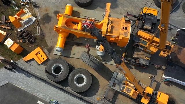 Сборка 320-тонного БелАЗ-75600 (таймлапс) / 320-ton Belaz-75600 haul truck assembling timelapse смотреть онлайн