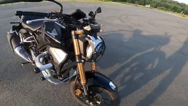 Городской мотоцикл honda CB300R. Классный дорожник для новичка.Обзор и впечатления! 2021 Часть 3. смотреть онлайн