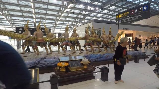Bangkok International Airport (Suvarnabhumi) Walk смотреть онлайн