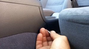 Cum se demonteaza consola centrala AUDI A4 B5/How to remove the central console AUDI A4-B5