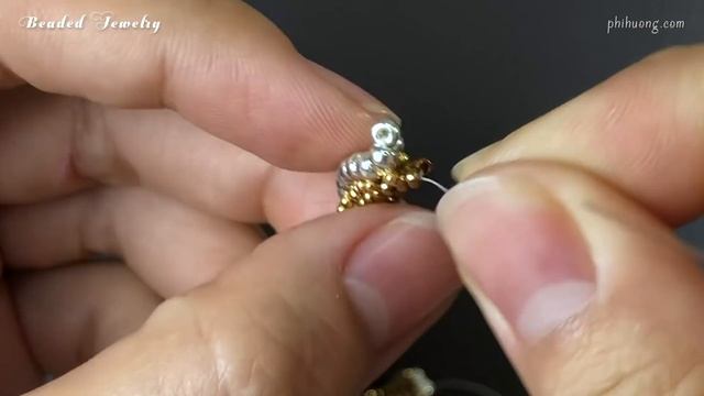 Spiral beaded bracelet with seed beads tutorial. How to make beaded jewelry смотреть онлайн