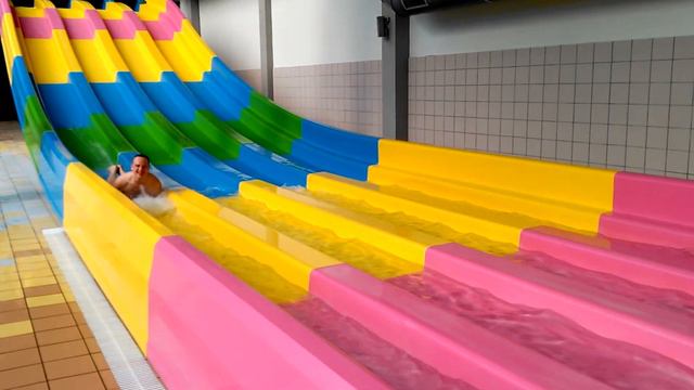 Бровари, аквапарк смотреть онлайн