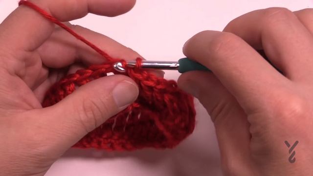 Crochet A Cowl for Beginners | The Crochet Crowd смотреть онлайн