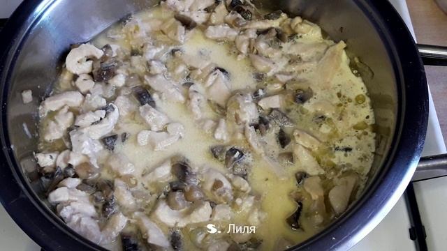 Жульен. Курица с грибами в съедобной тарелке. Сливочный вкус и хрустящая булочка - вкуснотища. смотреть онлайн