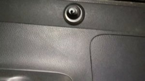 Как снять задний фонарь Toyota RAV4 3 поколения