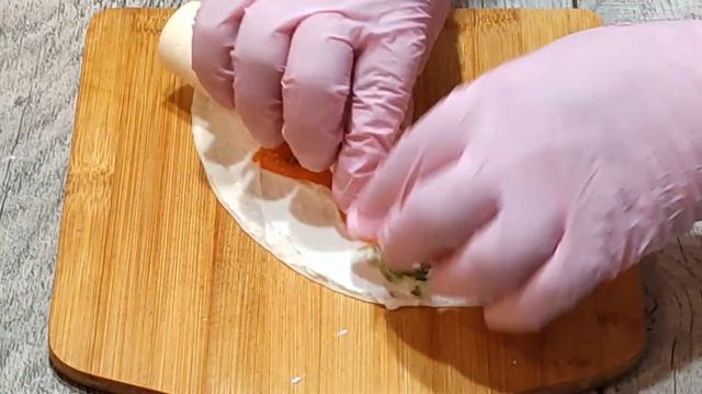ТОРТИЛЬЯ с ТВОРОЖНЫМ СЫРОМ и ЛОСОСЕМ смотреть онлайн