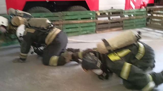 В Томске прошли соревнования на звание лучшего звена газодымозащитной службы смотреть онлайн