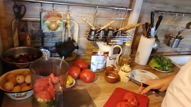 Живой соус с томатами