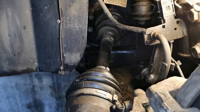 Замена пыльника внутреннего левого ШРУС на Опель Зафира В смотреть онлайн