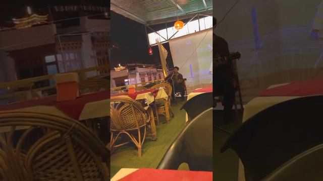 Live music in leh restaurant! смотреть онлайн