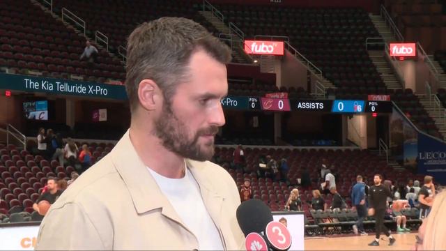 Cleveland Cavaliers Kevin Love speaks with 3News' Monica Robins at Mental Health Summit смотреть онлайн
