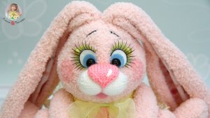 Зайка - вязаная игрушка (спицами)