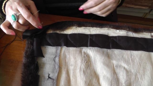 Ремонт шубы- обрабатываем низ шубы смотреть онлайн