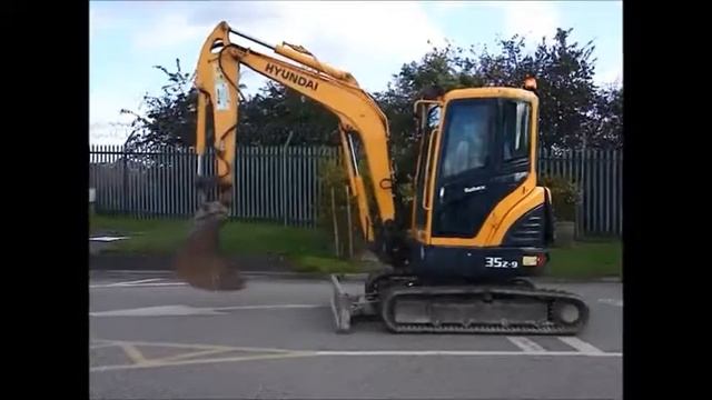 Hyundai R35Z0 Mini Excavator My Movie YT смотреть онлайн