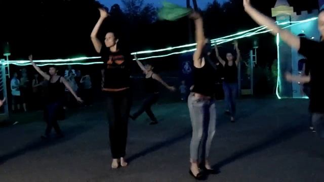 Кочари.Научила украинок танцевать армянский танец)) смотреть онлайн