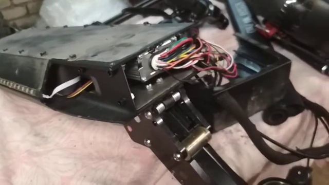 Ремонт электросамоката Куго М4ПРО смотреть онлайн