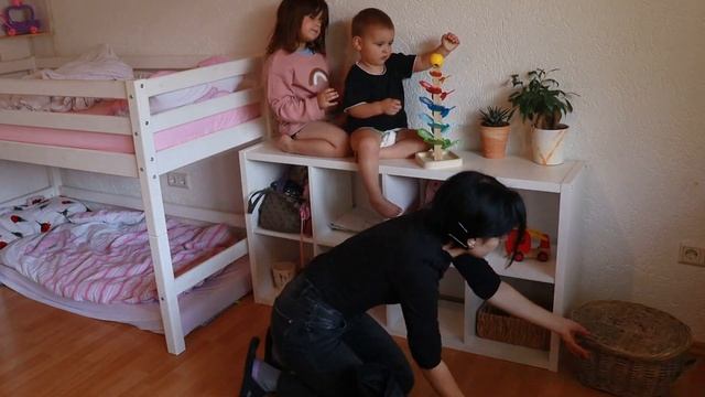 Детская комната для двоих. Минимализм, дети и практичность. Как обустроить комнату для погодок? смотреть онлайн