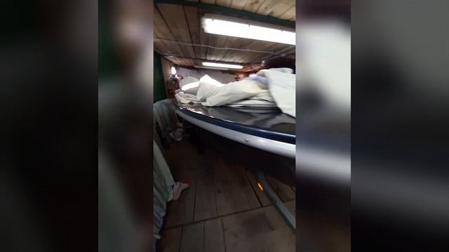 Восстановление фурнитуры старой пластиковой лодки (начало работ). смотреть онлайн