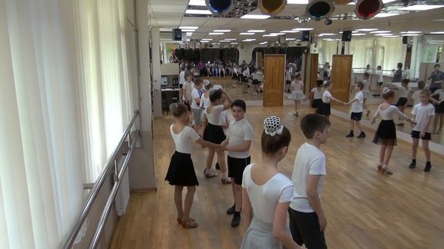 Ансамбль бального танца “ДЕБЮТ“ открытый урок 27.05.2017 смотреть онлайн