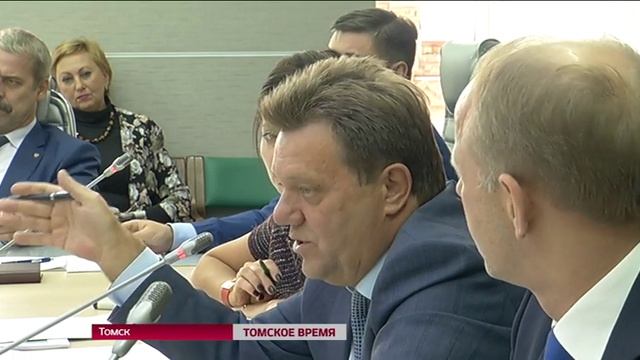 Половину декадной нормы снега вывезли накануне коммунальщики с улиц Томска смотреть онлайн