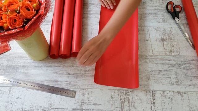 Что подарить учителю и воспитателю на 1 сентября? Как сделать букет из конфет с чаем? смотреть онлайн