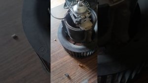 Форд Мондео, замена щёток моторчика печки!