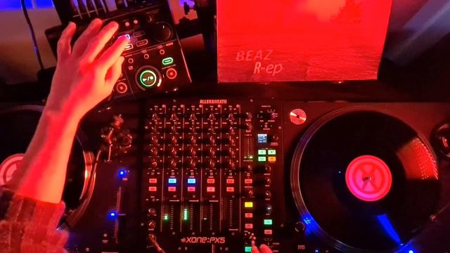 Beaz, Ronda. Mixed seperate parts of the song back together. смотреть онлайн