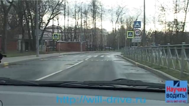 Урок 12. Лежачий полицейский. Как правильно проезжать смотреть онлайн