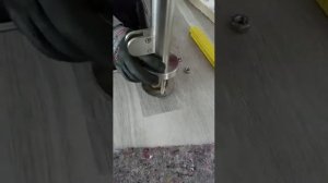 установка стоек для перил из нержавейки  , с помощью  двухкомпонентного клея.