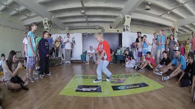 Диашка VS Олег | Funky Child Battle | Hip-Hop Beg.MOV смотреть онлайн