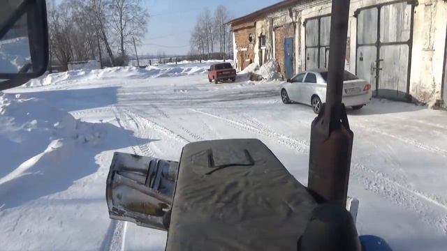 МТЗ-82.1 Чистим дороги. Снег твердый, трактор не проваливается. смотреть онлайн