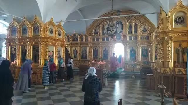 Страстотерпцев царя Николая, царицы Александры, царевича Алексия, великих княжон Ольги, Татианы, Ма смотреть онлайн