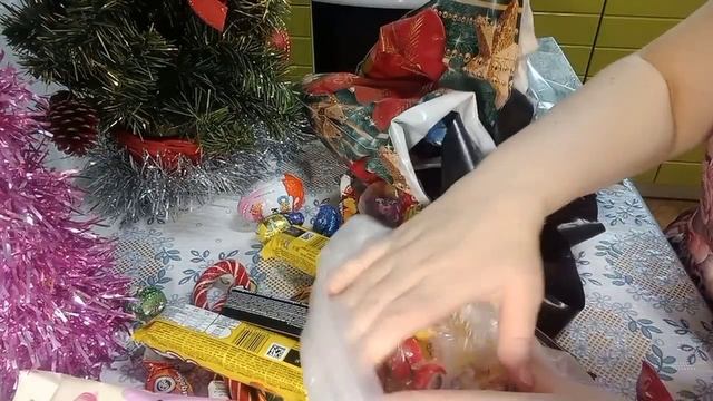 Какие сладкие подарки собрала детям Новый год 2022??? смотреть онлайн