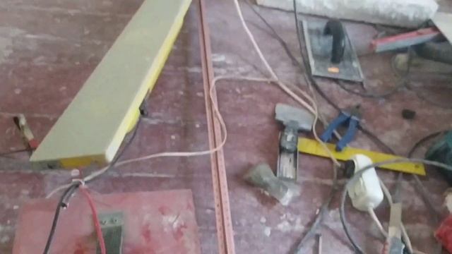 Як вирівняти криву дерев'яну підлогу смотреть онлайн