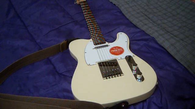 Unboxing a new Squier Affinity Telecaster Olympic White смотреть онлайн