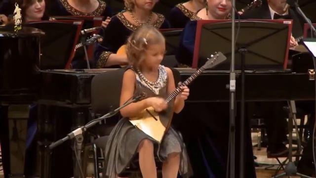 Virtuoso balalaika playing by an 11 year old girl смотреть онлайн