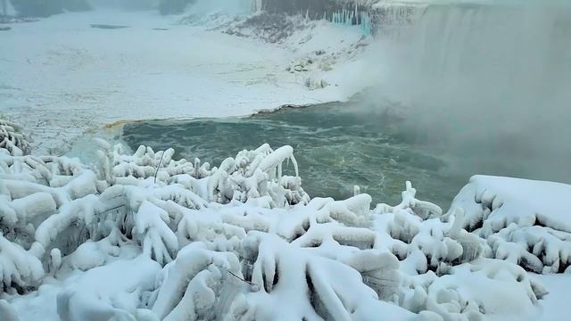 Как выглядит замерзший Ниагарский водопад смотреть онлайн