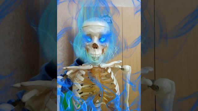 это не просто гнев то что живёт во мне пытаюсь выбраться из под контроля...