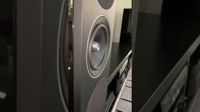 Jamo C109 - Bass i love you смотреть онлайн