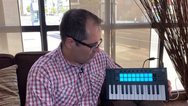 Launchkey Mini Mk3: Teclado MIDI portátil para Ableton Live смотреть онлайн