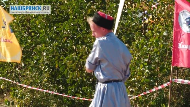 «Брянская станица»: турнир по рубке шашкой, удалые казачьи песни и капустный хоровод смотреть онлайн