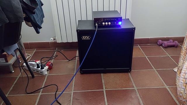 Fender Player Stratocaster and Nutshell Electronics Fuzz Germanium смотреть онлайн