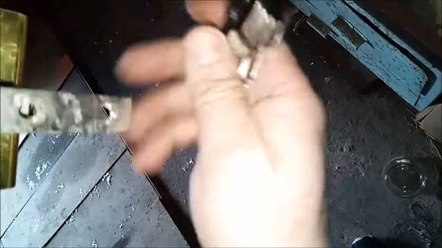 Как вытащить личинку из Замка смотреть онлайн