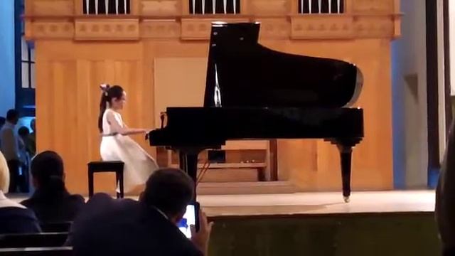 Э.Григ "Сердце поэта".Исполняет ученица 3го класса ДМШ н.22 имени Ниязи г.Баку.Пед.:Гусейнова Ляман смотреть онлайн