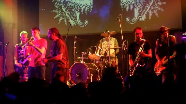 DISTEMPER - Блеск в глазах live 22.04.2022 СПБ Ласточка смотреть онлайн