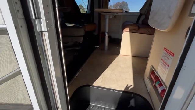U752 FD Winnebago Birdsville B2484 2010 walk thru OPEN ROAD MOTORHOMES Stop Dreaming, Start Living! смотреть онлайн